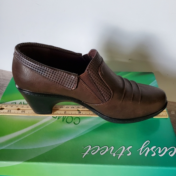 FREE SHIPPING 💕 Easy Street Comfort Booties Size 7W - Picture 9 of 9